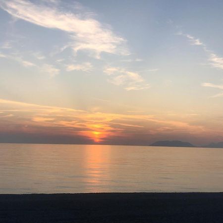 Casa Glicine Lägenhet Milazzo Exteriör bild